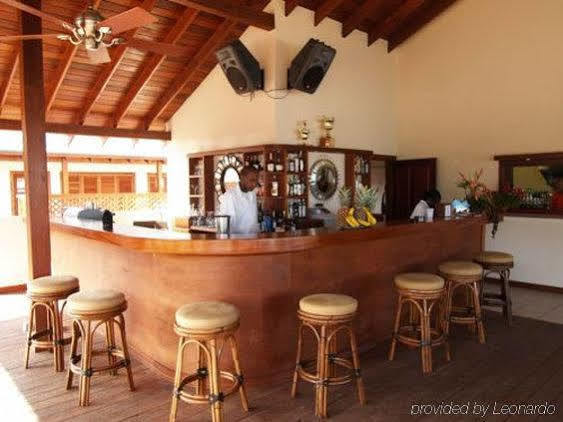 Le Phare Bleu Boutique Hotel And Marina St. George's Restaurant photo