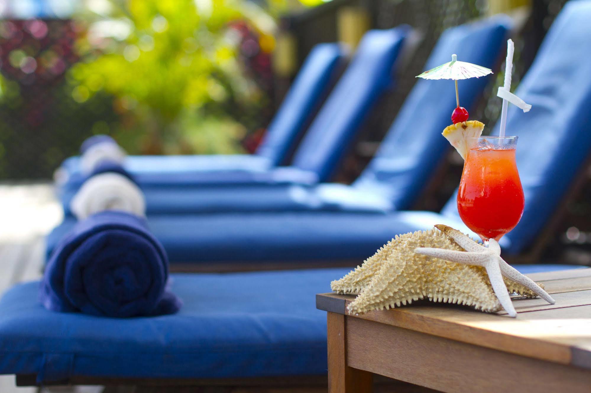 Le Phare Bleu Boutique Hotel And Marina St. George's Exterior photo